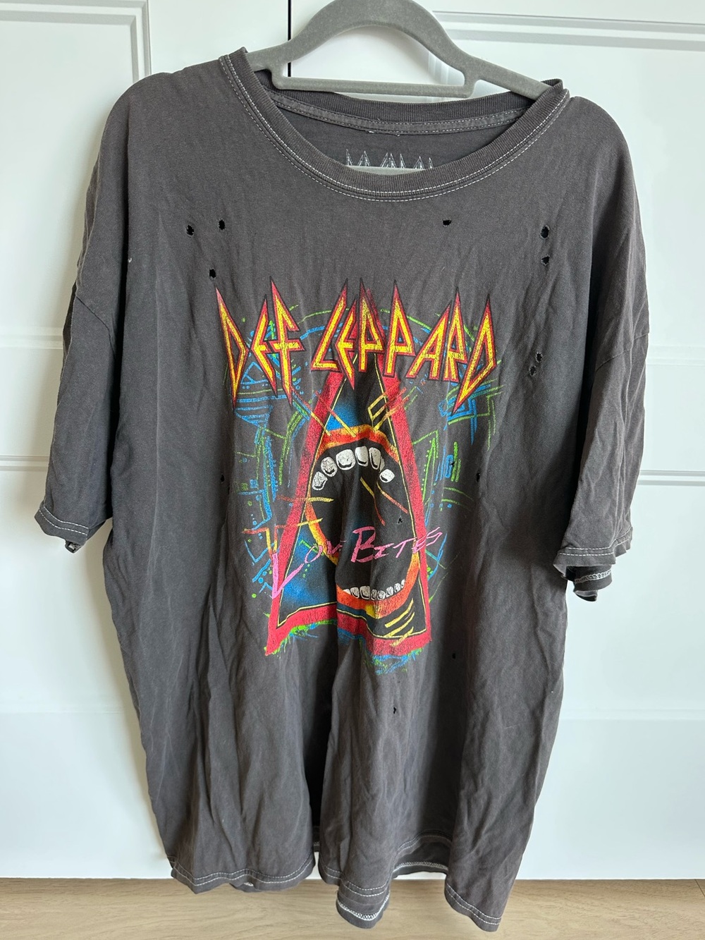Def Lepard graphic tee